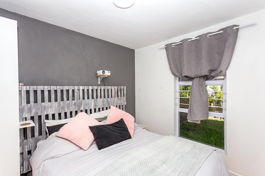 2 Bedroom Property for Sale in Table View Western Cape